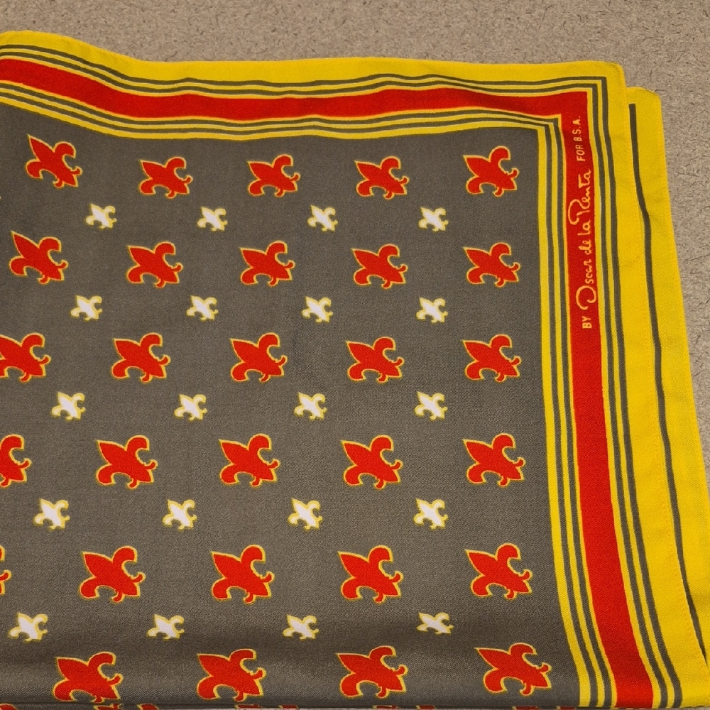 Oscar de la Renta Gray and Yellow Pocket Square